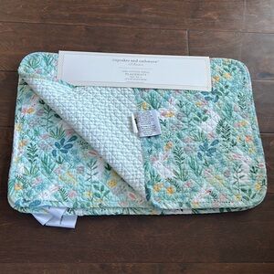 Cupcakes & Cashmere 4 Reversible Quilted Easter Placemats Floral Bunny New